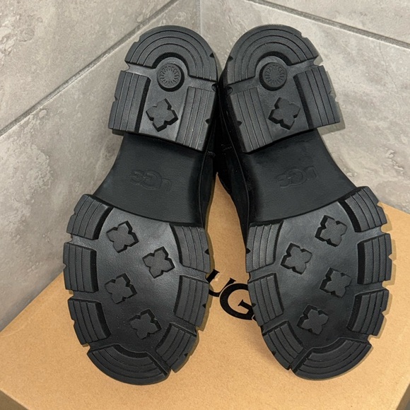 UGG Black Chelsea Ankle Boots - Picture 4 of 5